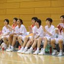 盛り上げる女子U18日本代表ベンチ